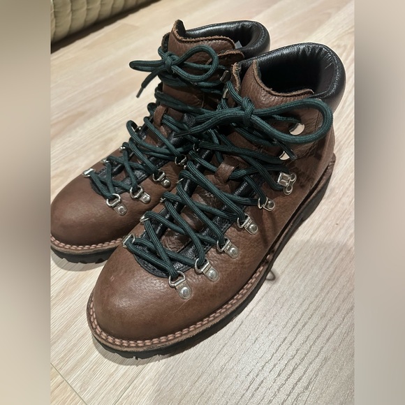 J. Crew Men’s Hiking Boots in Tumbled Leather - Picture 5 of 6